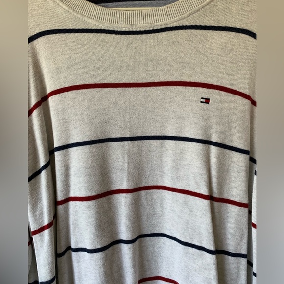 Oversized, soft Tommy Hilfiger Pima Cotton Sweater - Picture 3 of 6